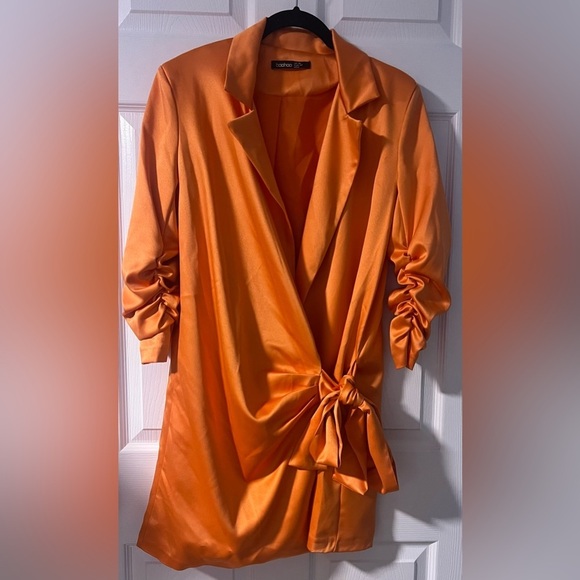 Boohoo Orange Premium Satin Blazer Dress With Gathered Sleeves - Picture 2 of 6
